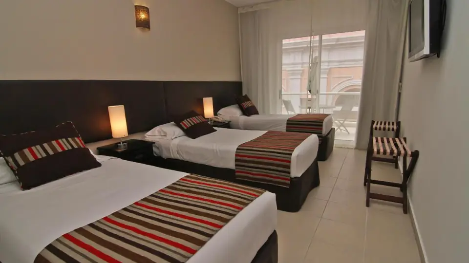 Habitación Cuádruple del De la Plaza Hotel, Maldonado